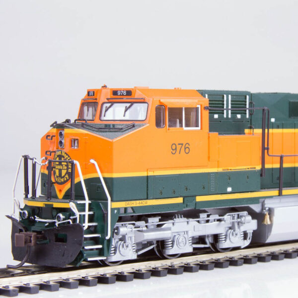 "Dash 9" GE C-44-9W der BNSF von KATO